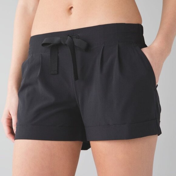 lululemon athletica Pants - Lululemon Spring Break Away Short II Black Size 6